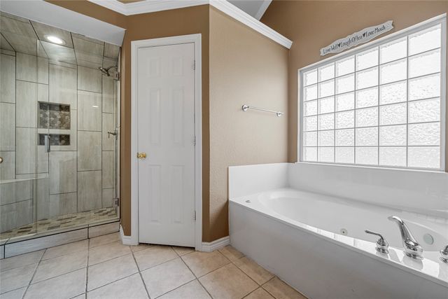1204 Darbyton Drive, Hewitt, TX 76643