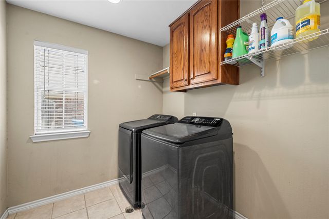 1204 Darbyton Drive, Hewitt, TX 76643