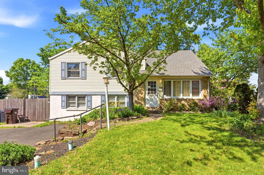 1064 ALLENTOWN RD, Lansdale, PA 19446