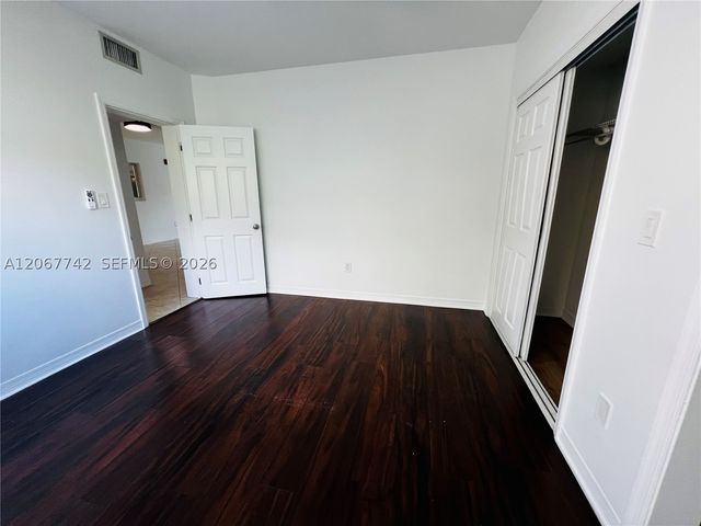 946 Bay Dr 12, Miami Beach, FL 33141