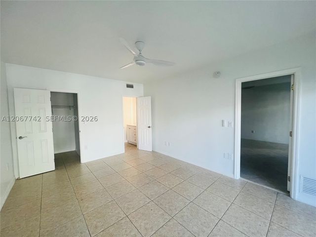 946 Bay Dr 12, Miami Beach, FL 33141