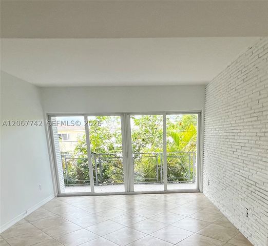946 Bay Dr 12, Miami Beach, FL 33141