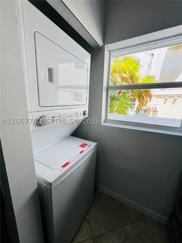 946 Bay Dr 12, Miami Beach, FL 33141