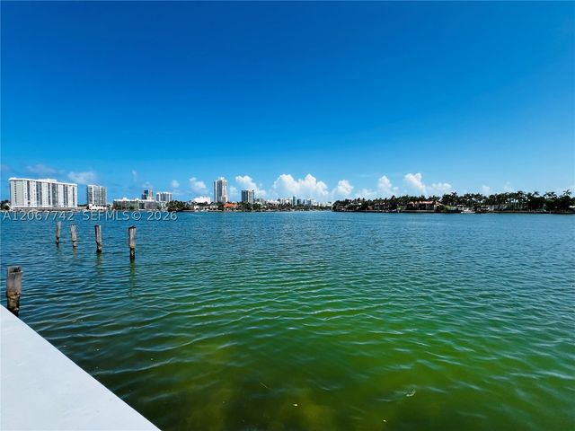 946 Bay Dr 12, Miami Beach, FL 33141