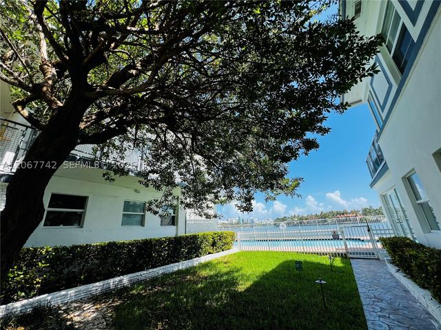 946 Bay Dr 12, Miami Beach, FL 33141
