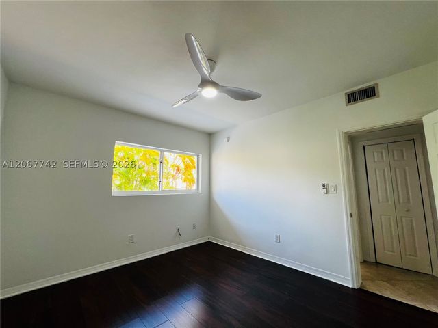 946 Bay Dr 12, Miami Beach, FL 33141