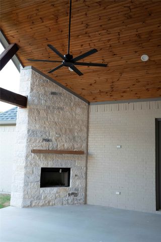 129 Heritage Springs Drive, Brock, TX 76087