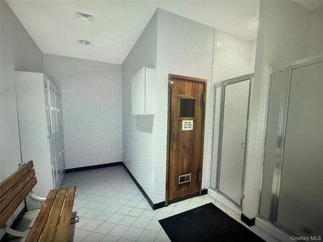 5 Laramie, Coram, NY 11727