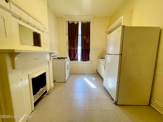 502 Belgravia Ct 3, Louisville, KY 40208