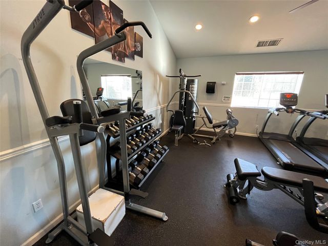 17 Pidgeon Court, Manorville, NY 11949