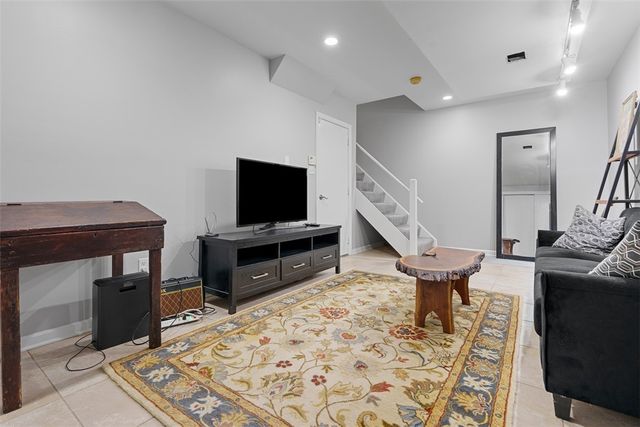 1606 Stone Mansion Drive, Franklin Park, PA 15143