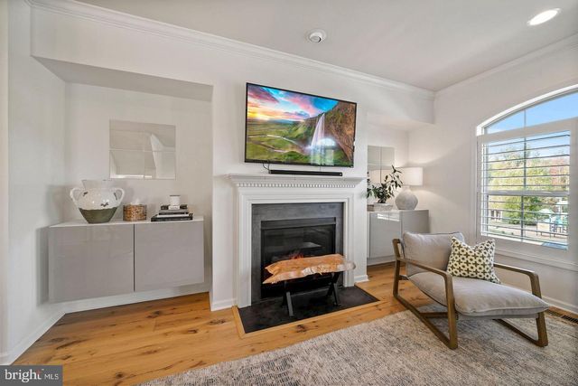 6755 PINCHOT LN, Haymarket, VA 20169