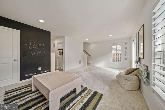 6755 PINCHOT LN, Haymarket, VA 20169