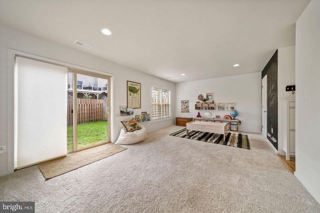 6755 PINCHOT LN, Haymarket, VA 20169