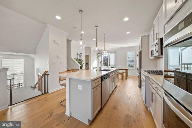 6755 PINCHOT LN, Haymarket, VA 20169