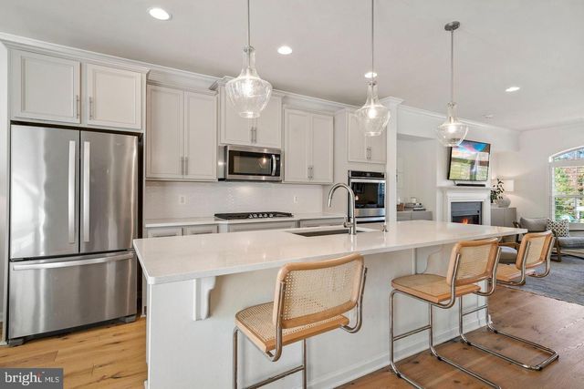 6755 PINCHOT LN, Haymarket, VA 20169