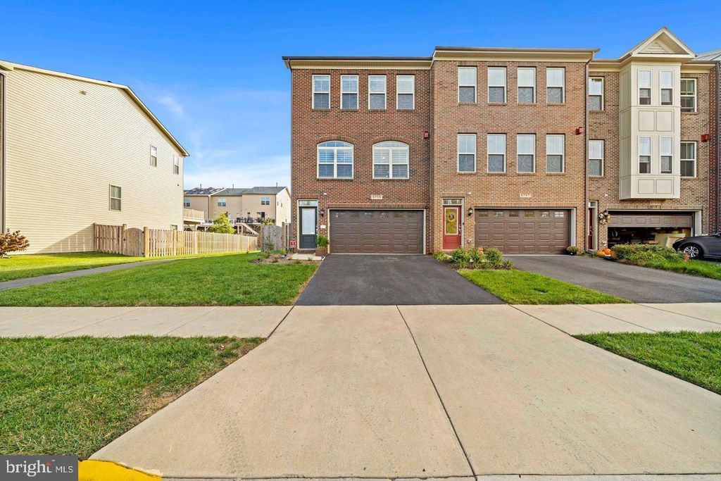 6755 PINCHOT LN, Haymarket, VA 20169