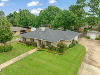 4015 Dawn Drive, Paris, TX 75462