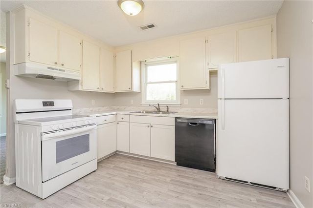 1118 English Street, Greensboro, NC 27401