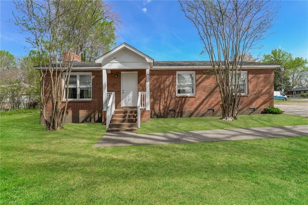 1118 English Street, Greensboro, NC 27401