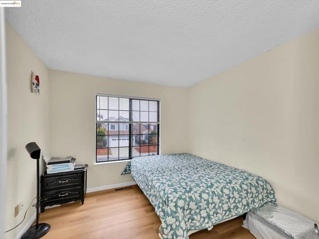 425 Sandy Hill Ct, Antioch, CA 94509