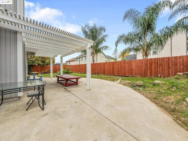 425 Sandy Hill Ct, Antioch, CA 94509