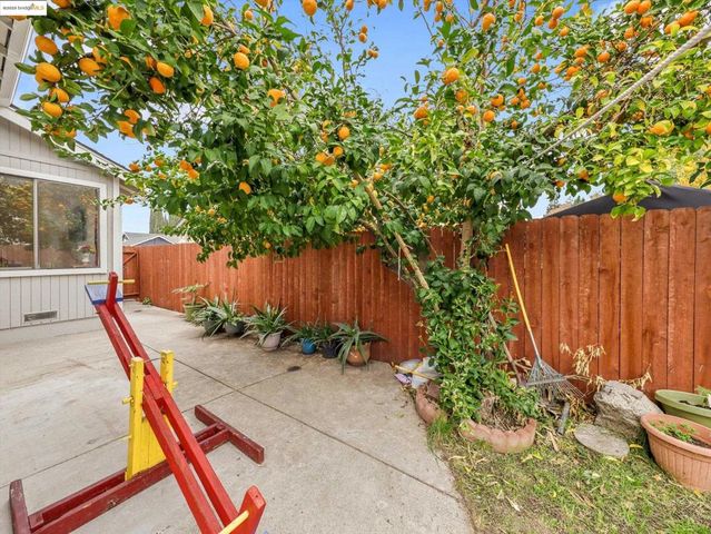 425 Sandy Hill Ct, Antioch, CA 94509
