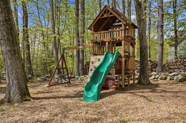 29 Overlook Drive, Newfields, NH 03856