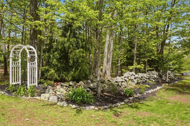 29 Overlook Drive, Newfields, NH 03856