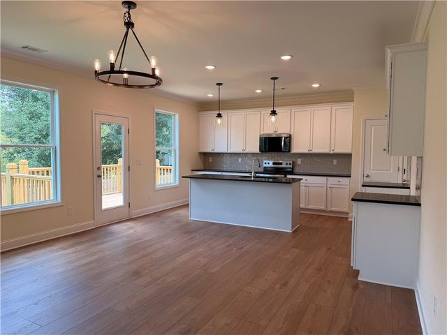 5201 Mulberry Street, Flowery Branch, GA 30542
