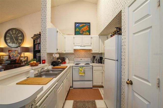 10000 SW 52ND AVENUE 104, Gainesville, FL 32608