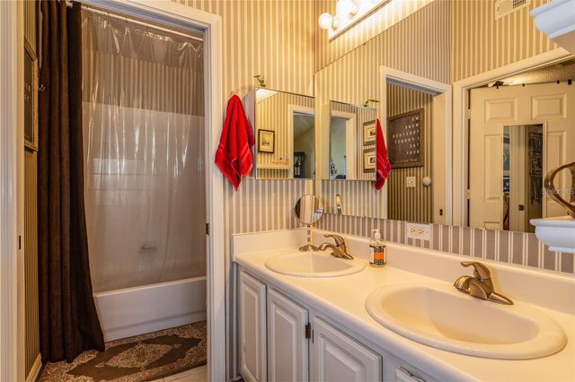 10000 SW 52ND AVENUE 104, Gainesville, FL 32608