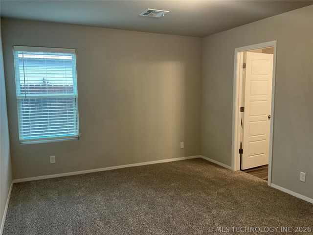 2007 S 15th Street, Broken Arrow, OK 74012