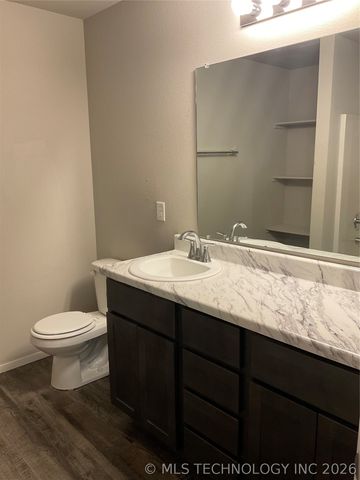 2007 S 15th Street, Broken Arrow, OK 74012