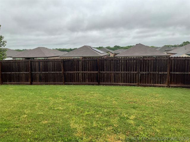 2007 S 15th Street, Broken Arrow, OK 74012