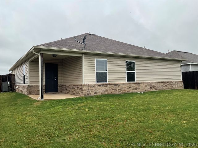 2007 S 15th Street, Broken Arrow, OK 74012