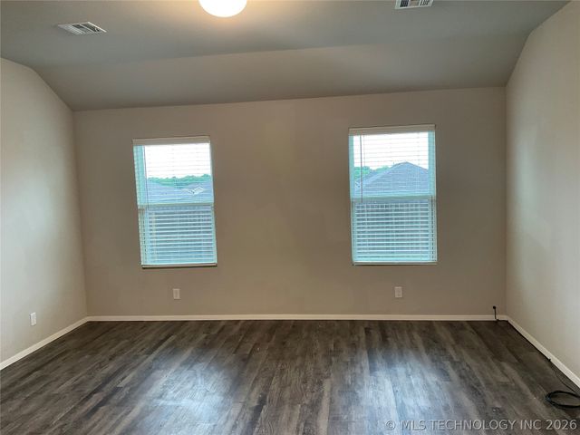 2007 S 15th Street, Broken Arrow, OK 74012