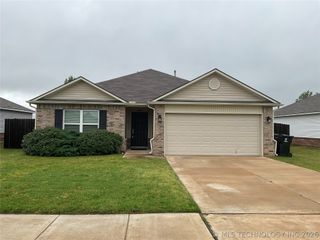 2007 S 15th Street, Broken Arrow, OK 74012