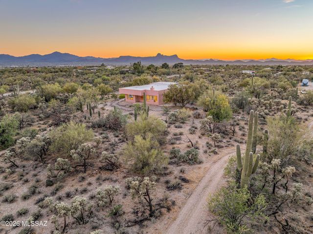 4350 W Flying Diamond Drive, Tucson, AZ 85742