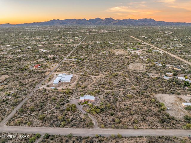 4350 W Flying Diamond Drive, Tucson, AZ 85742