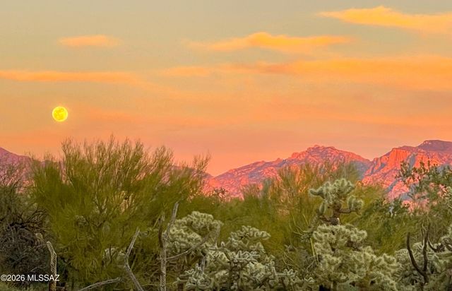 4350 W Flying Diamond Drive, Tucson, AZ 85742