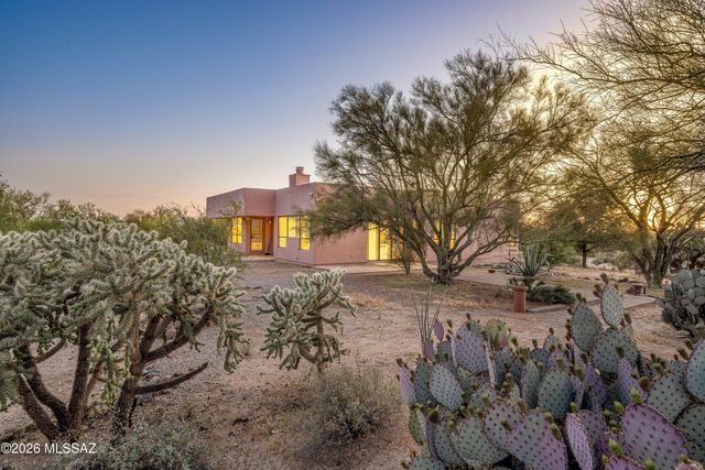 4350 W Flying Diamond Drive, Tucson, AZ 85742