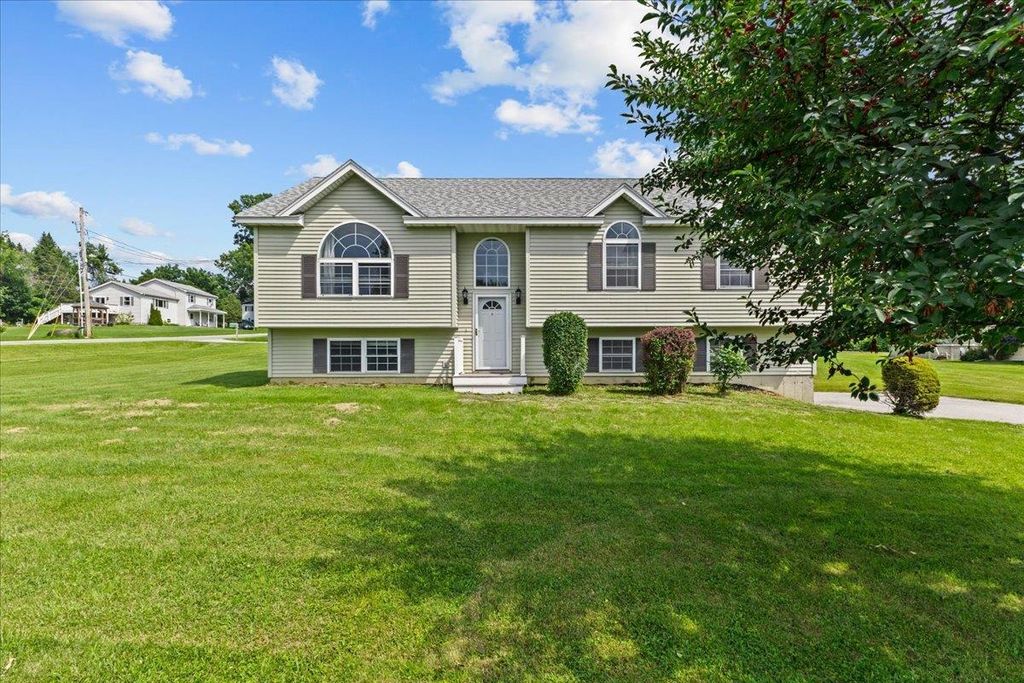 12 Tanglewood Drive, St. Albans Town, VT 05478