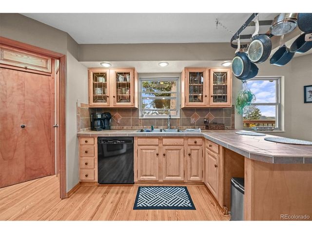13540 Deer Ridge Way, Larkspur, CO 80118