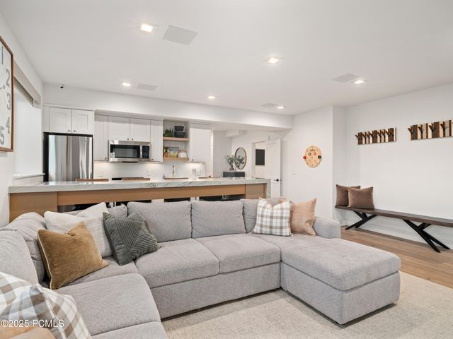 6384 E 725 S 49, Huntsville, UT 84317