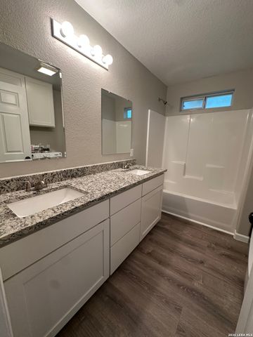 507 Scenic Run, Canyon Lake, TX 78133