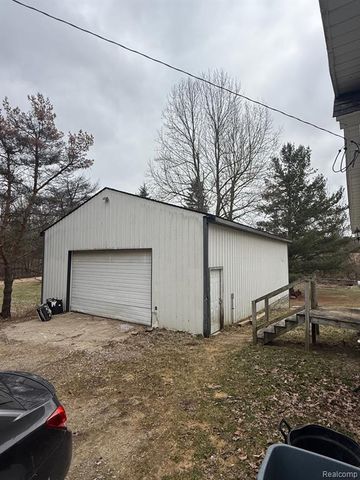 4226 Welch Road, Attica, MI 48412