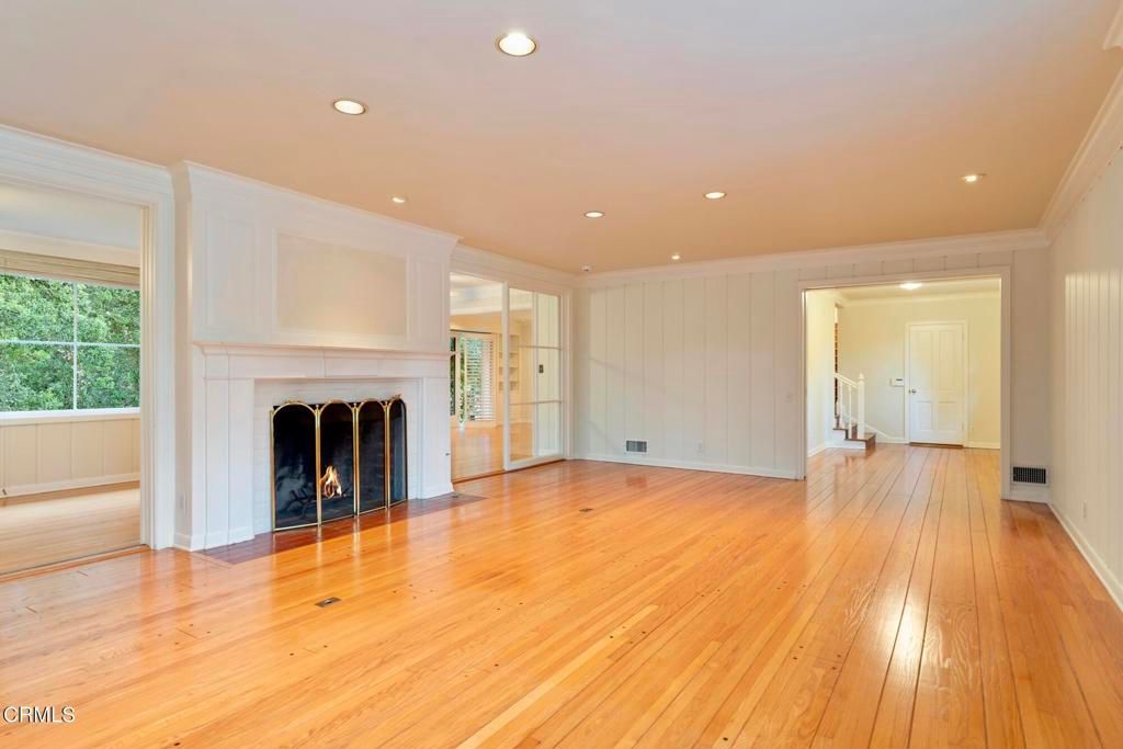 Image 10 of property listing at 1650 Knollwood Drive, Pasadena, CA 91103