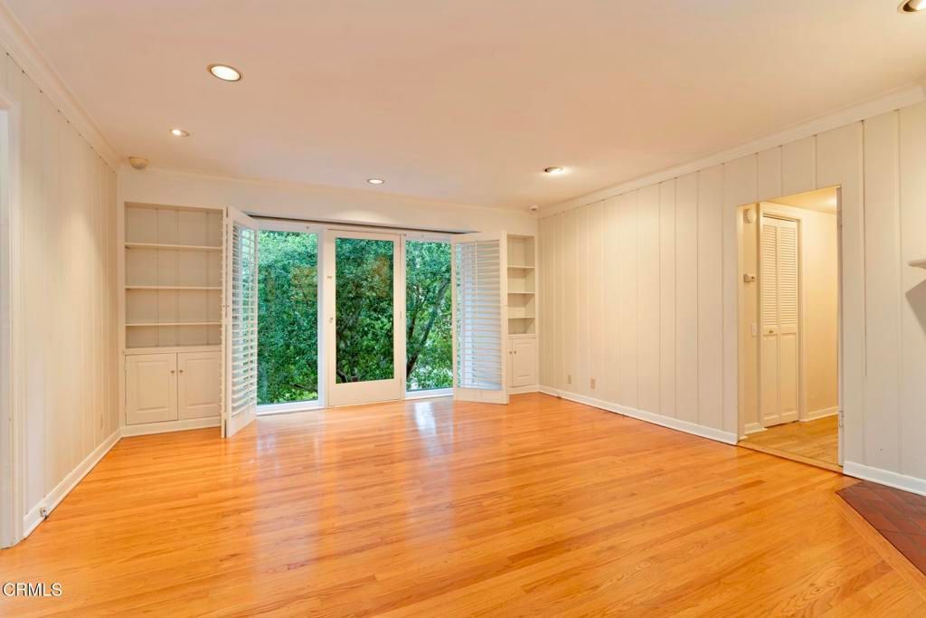 Image 13 of property listing at 1650 Knollwood Drive, Pasadena, CA 91103