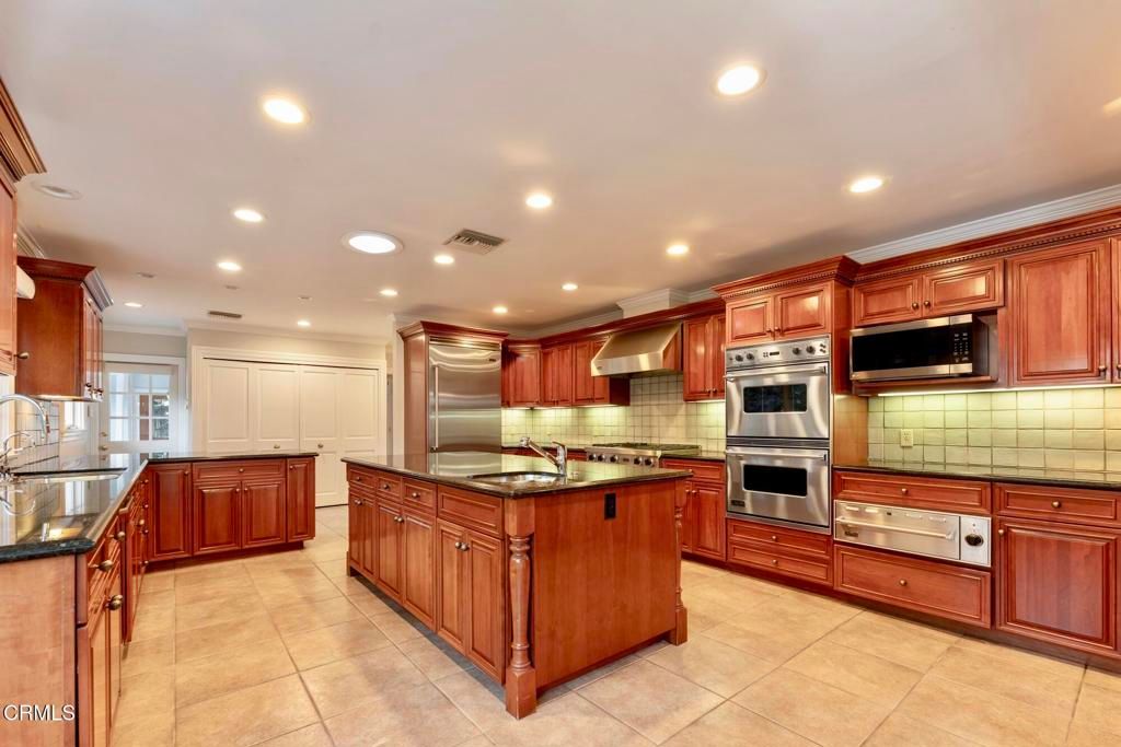 Image 18 of property listing at 1650 Knollwood Drive, Pasadena, CA 91103